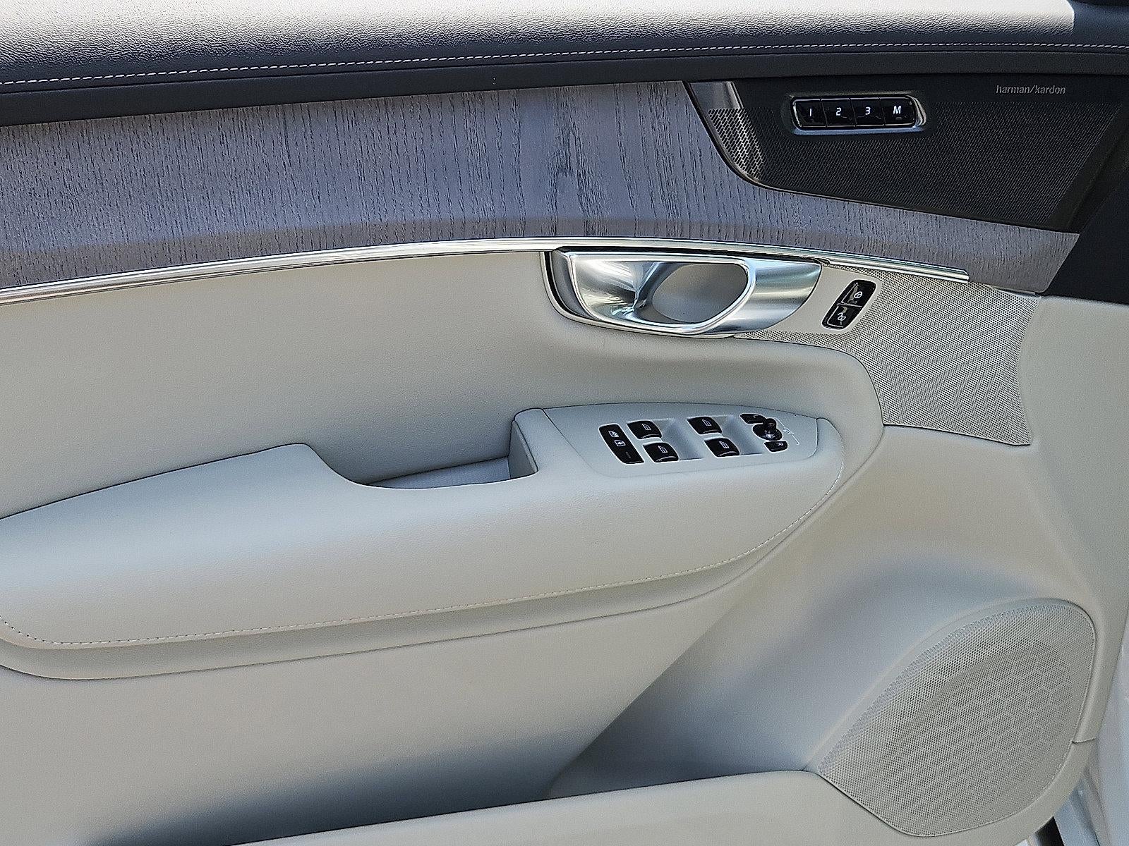 2026 Volvo XC90 Plug-In Hybrid T8 AWD Ultra 7-Seater