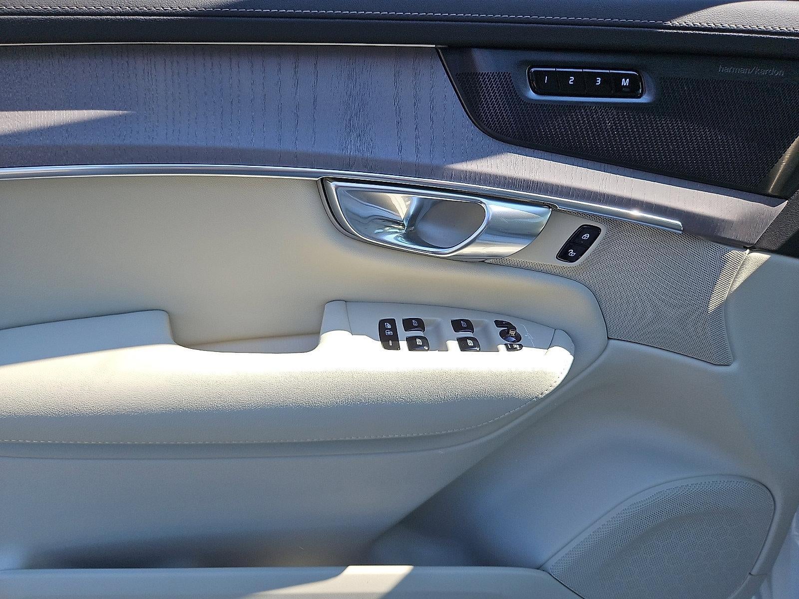 2026 Volvo XC90 Plug-In Hybrid T8 AWD Ultra 7-Seater