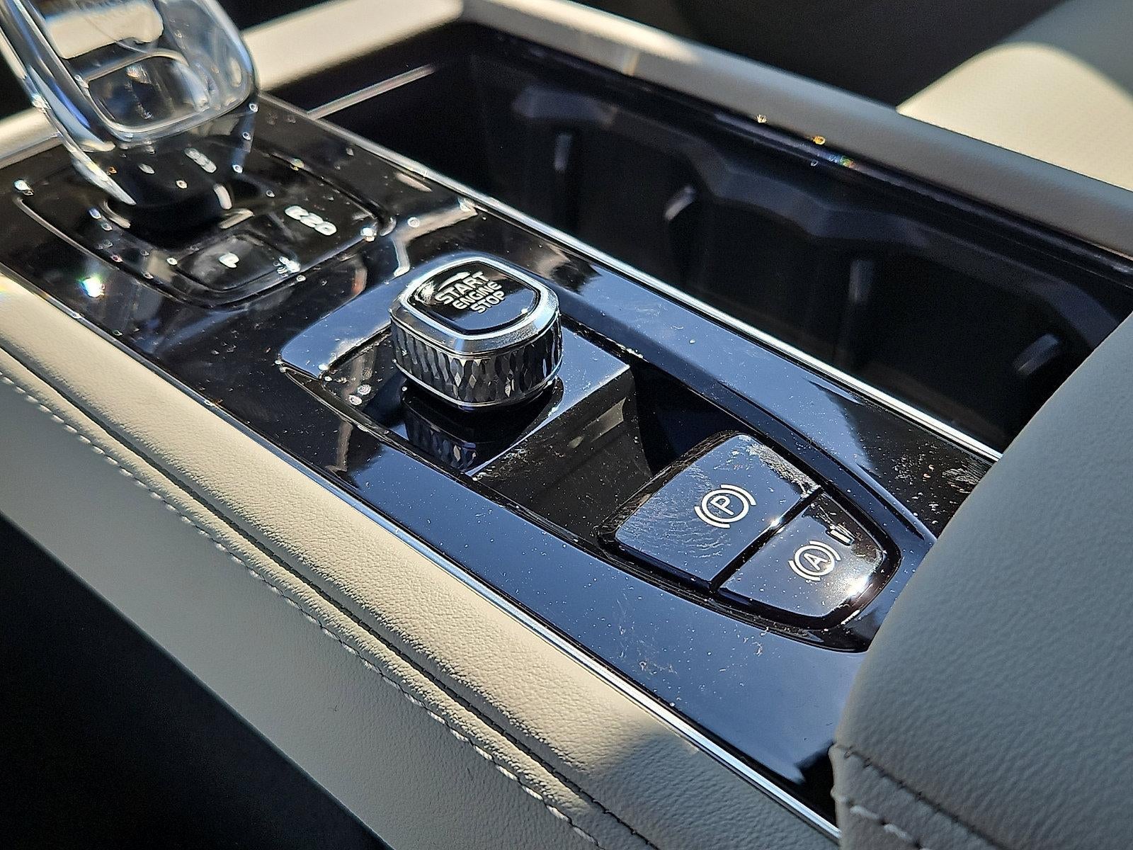 2026 Volvo XC90 Plug-In Hybrid T8 AWD Ultra 7-Seater