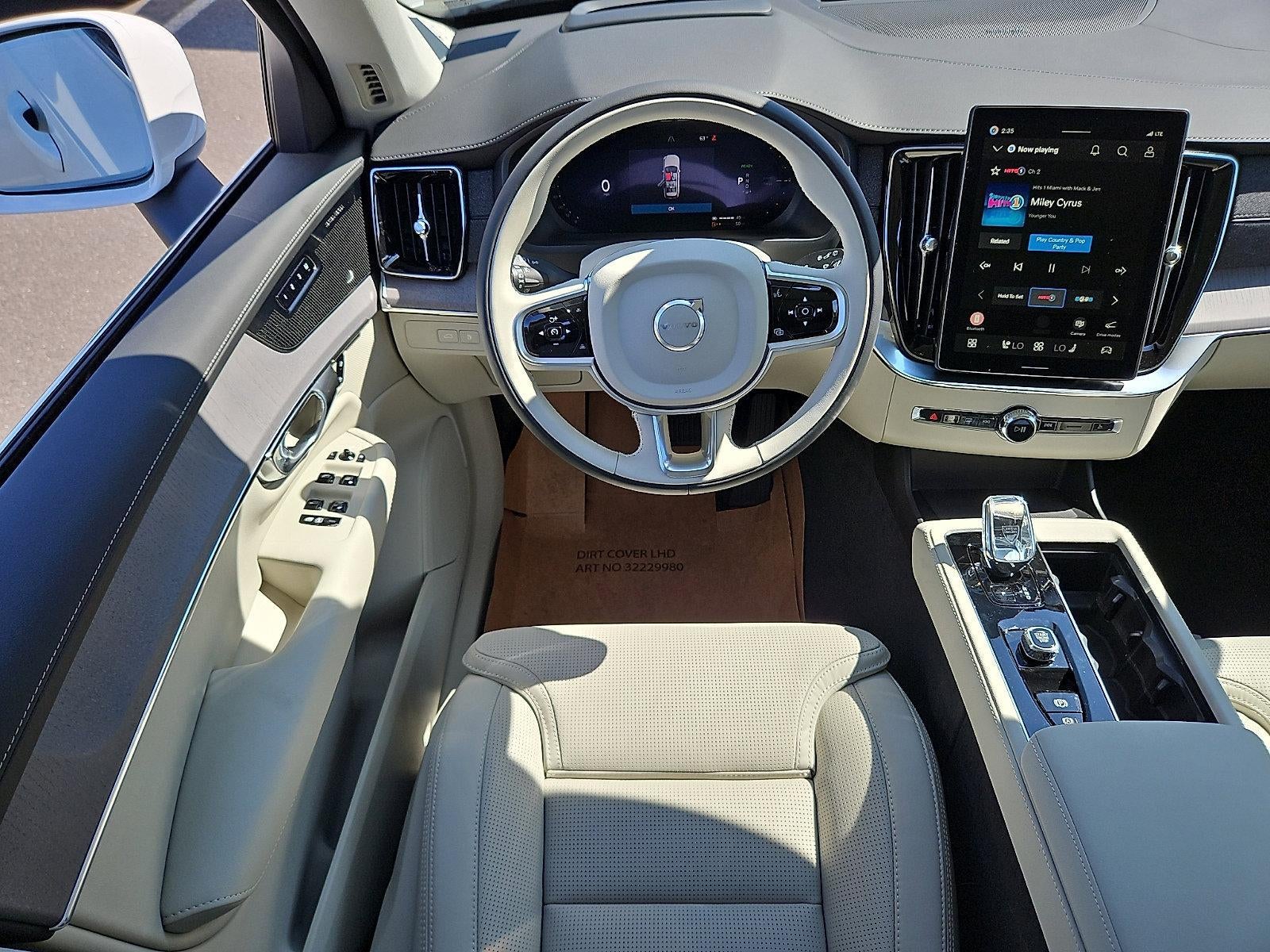 2026 Volvo XC90 Plug-In Hybrid T8 AWD Ultra 7-Seater
