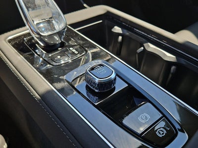 2026 Volvo XC90 Plug-In Hybrid T8 AWD Ultra Dark Theme 7-Seater