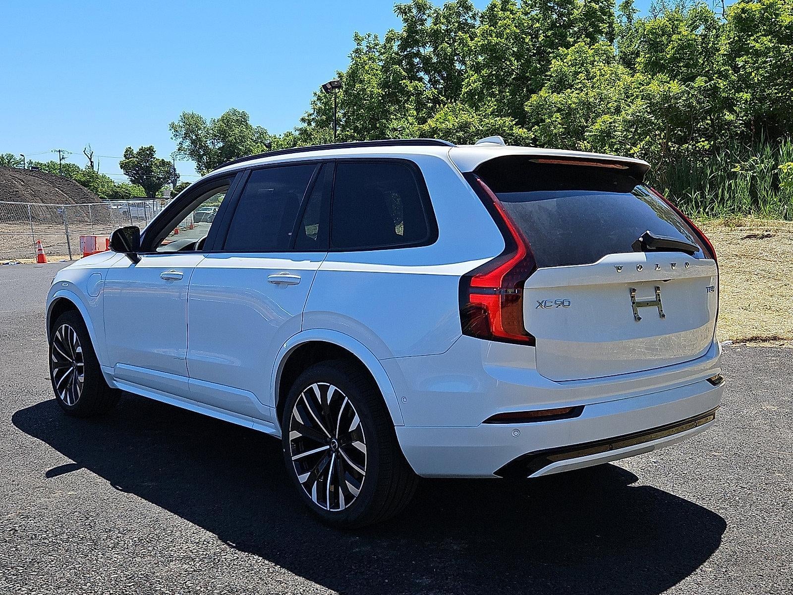 2026 Volvo XC90 Plug-In Hybrid T8 AWD Ultra Dark Theme 7-Seater