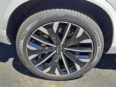 2026 Volvo XC90 Plug-In Hybrid T8 AWD Ultra Dark Theme 7-Seater