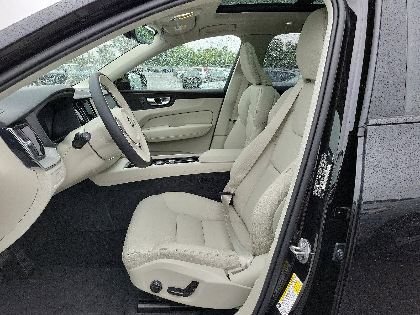 2025 Volvo XC60 Plug-In Hybrid T8 AWD Plus