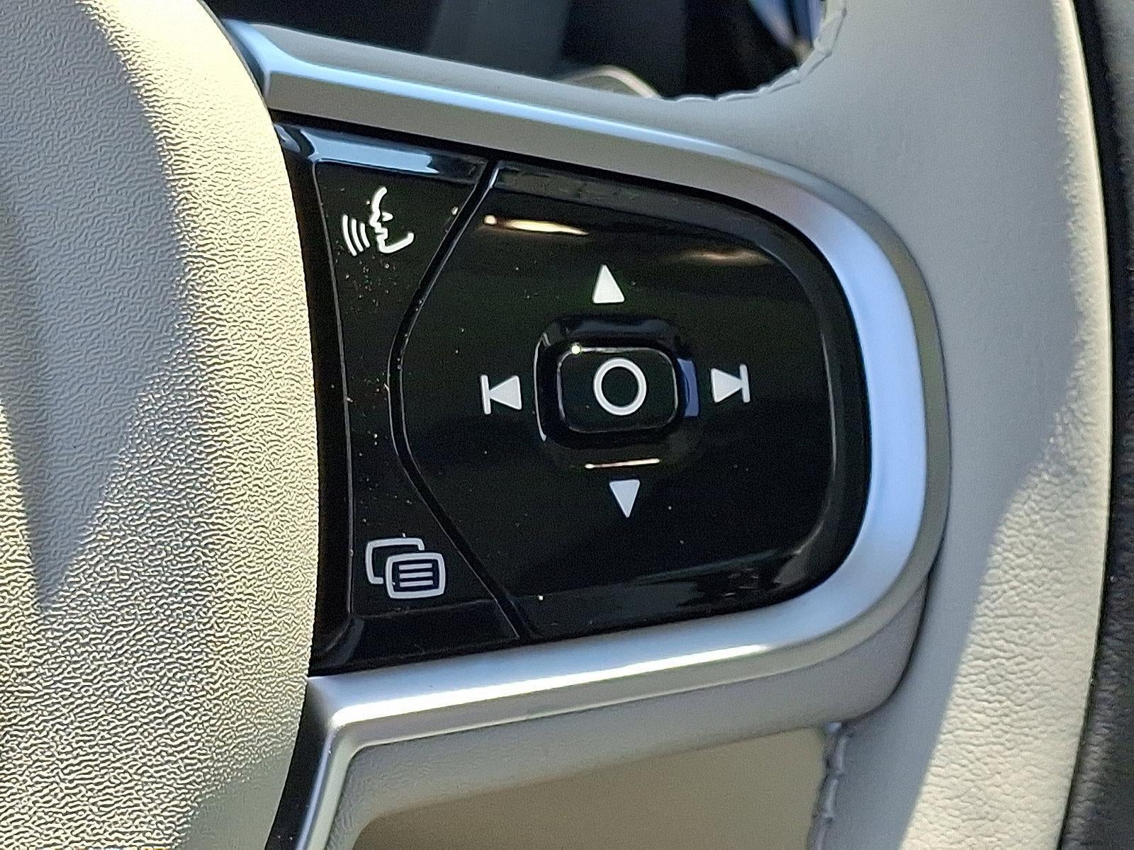 2025 Volvo XC60 Plug-In Hybrid T8 AWD Plus