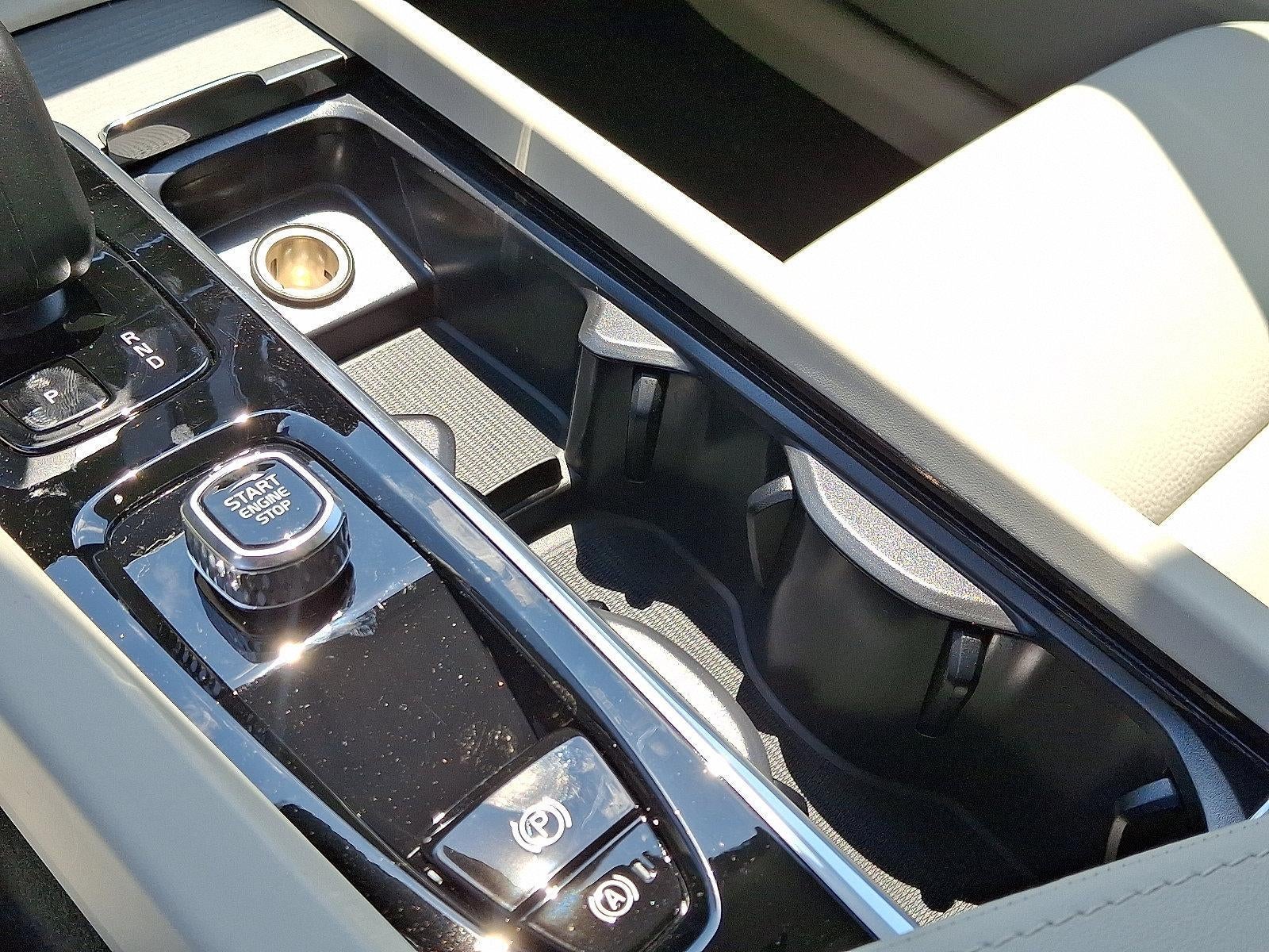 2025 Volvo XC60 Plug-In Hybrid T8 AWD Plus