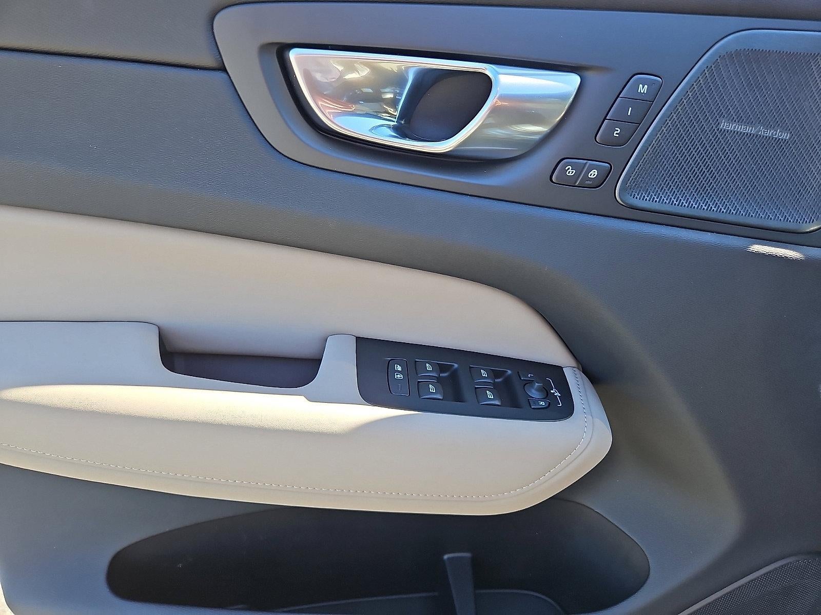 2026 Volvo XC60 Plug-In Hybrid T8 AWD Plus