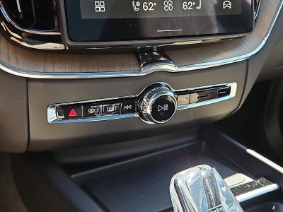 2026 Volvo XC60 Plug-In Hybrid T8 AWD Plus