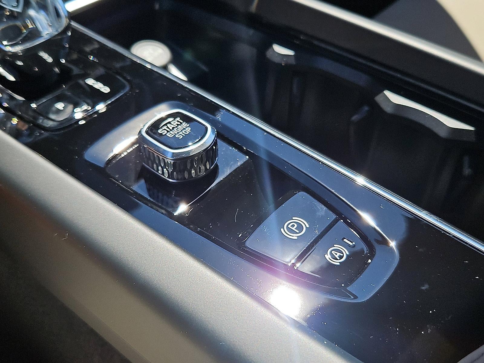 2026 Volvo XC60 Plug-In Hybrid T8 AWD Plus