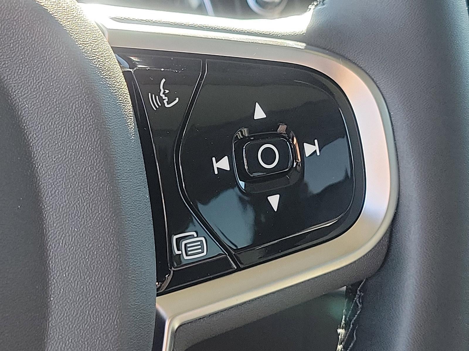 2025 Volvo XC60 Plug-In Hybrid T8 AWD Plus