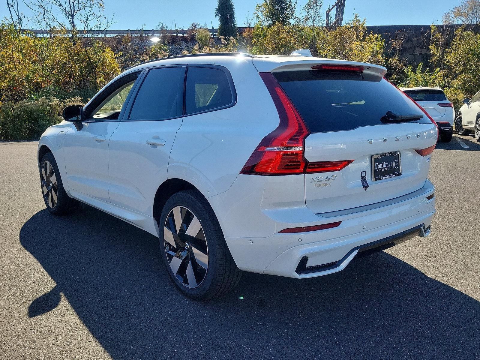 2025 Volvo XC60 Plug-In Hybrid T8 AWD Plus
