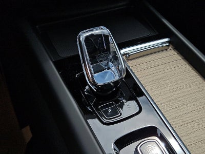 2026 Volvo XC60 Plug-In Hybrid T8 AWD Plus
