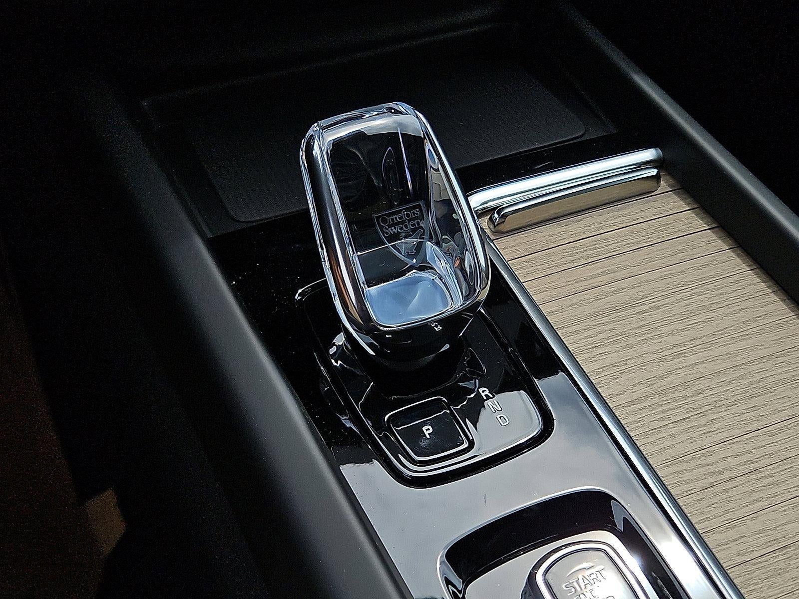 2026 Volvo XC60 Plug-In Hybrid T8 AWD Plus