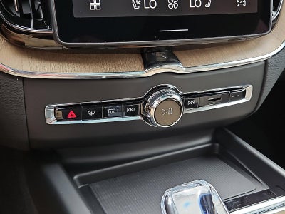 2026 Volvo XC60 Plug-In Hybrid T8 AWD Plus