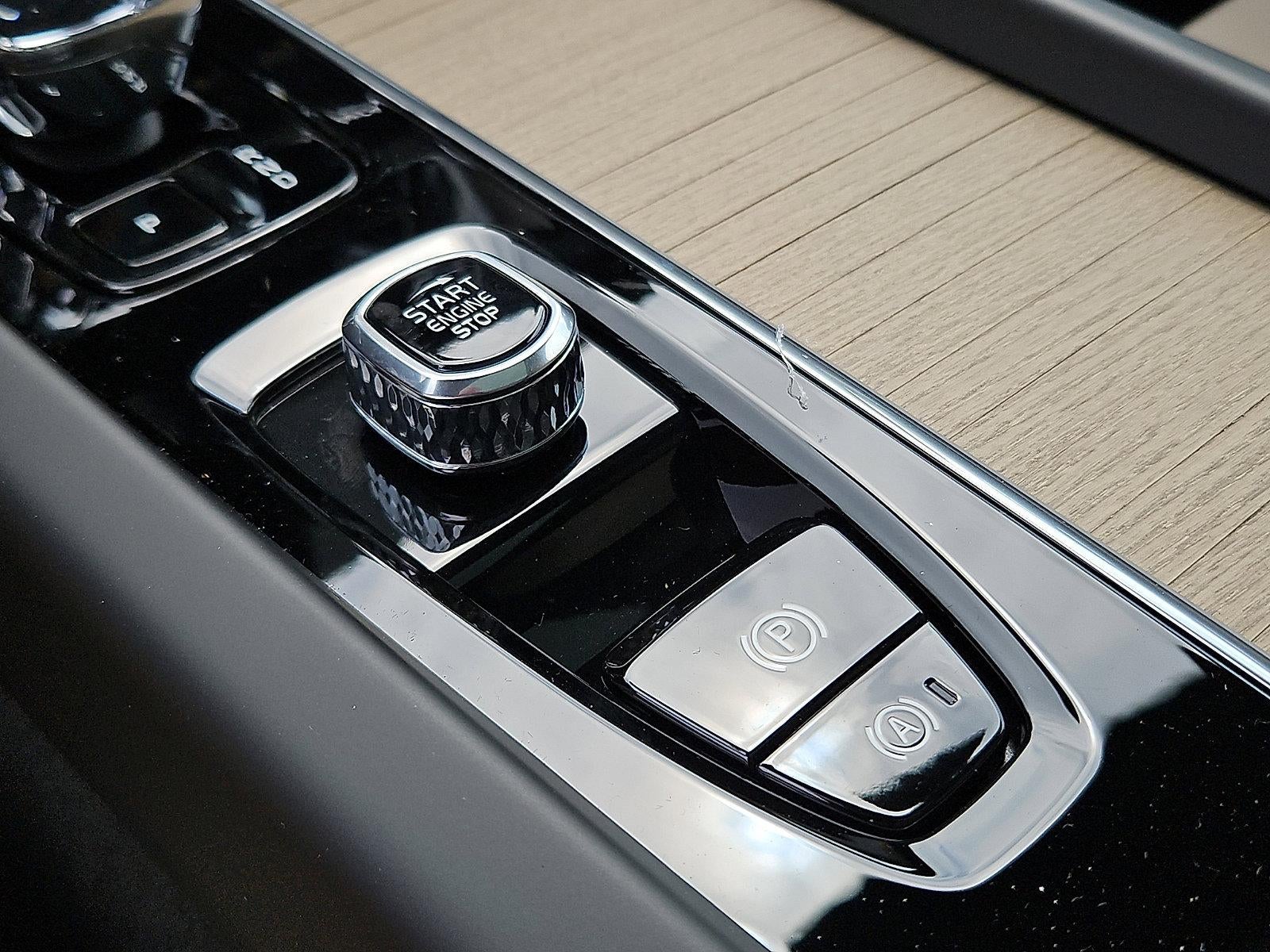 2026 Volvo XC60 Plug-In Hybrid T8 AWD Plus