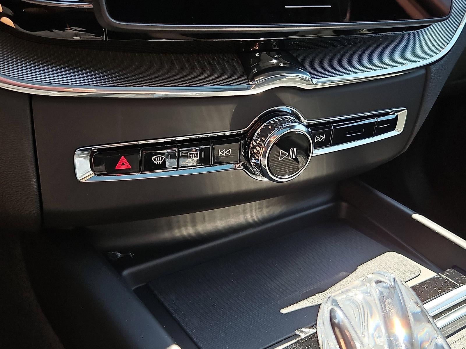 2026 Volvo XC60 Plug-In Hybrid T8 AWD Ultra Black Edition