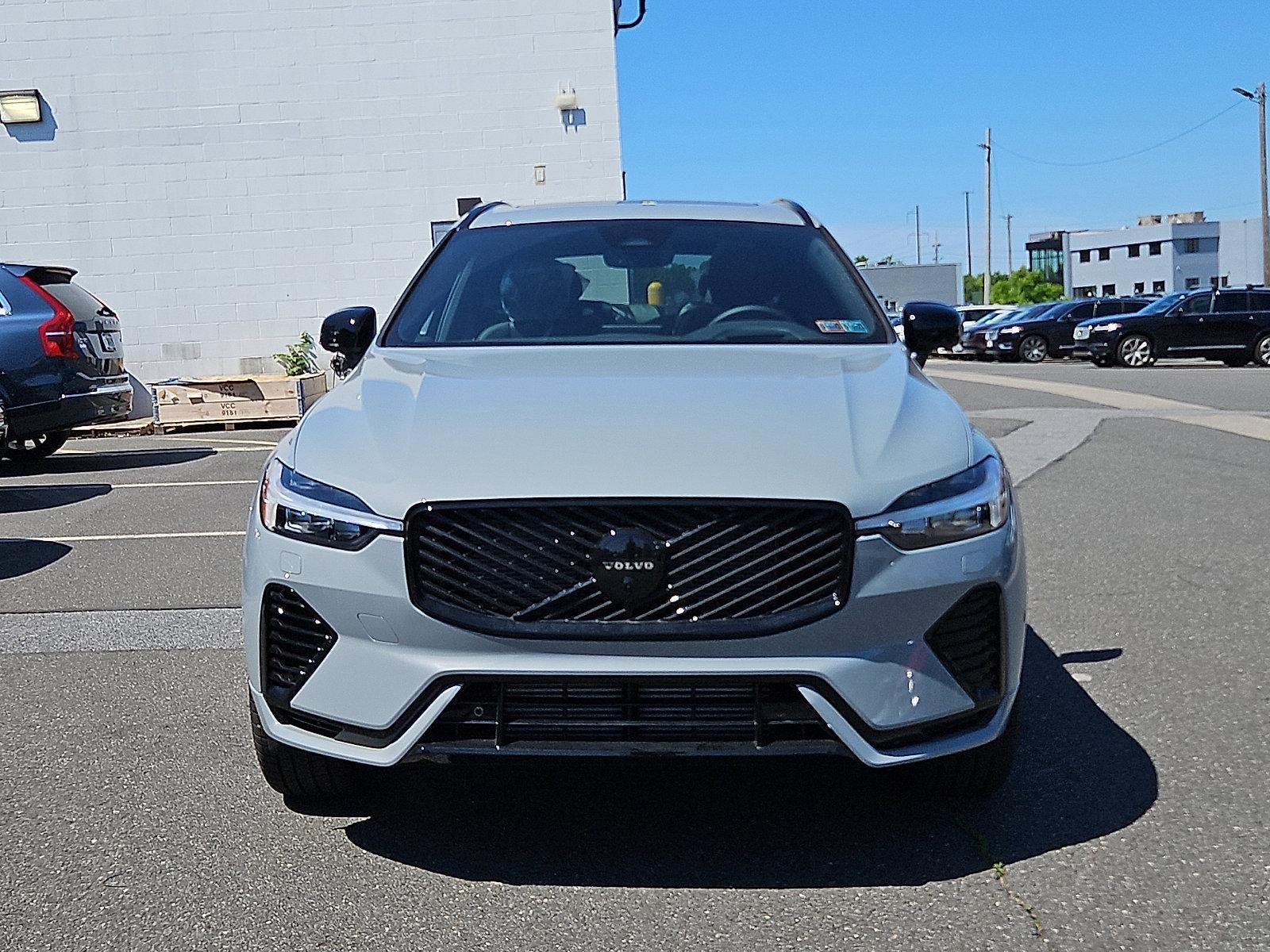 2026 Volvo XC60 Plug-In Hybrid T8 AWD Ultra Black Edition