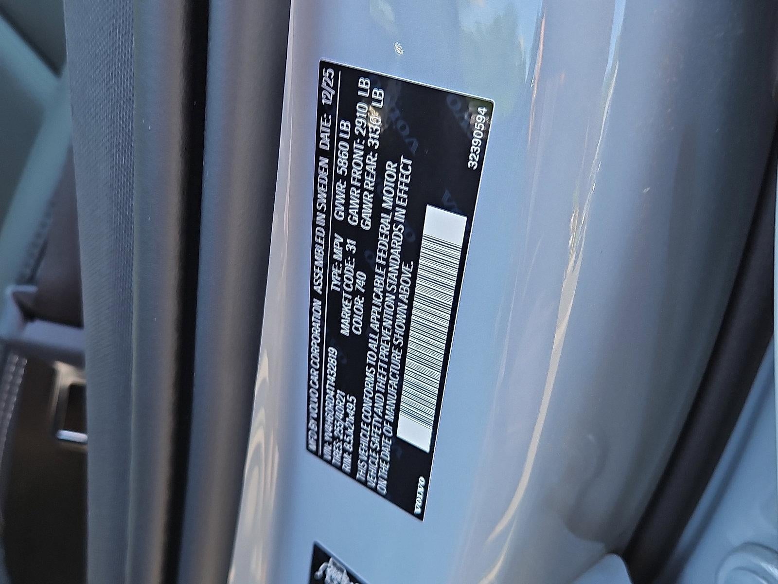 2026 Volvo XC60 Plug-In Hybrid T8 AWD Ultra Black Edition