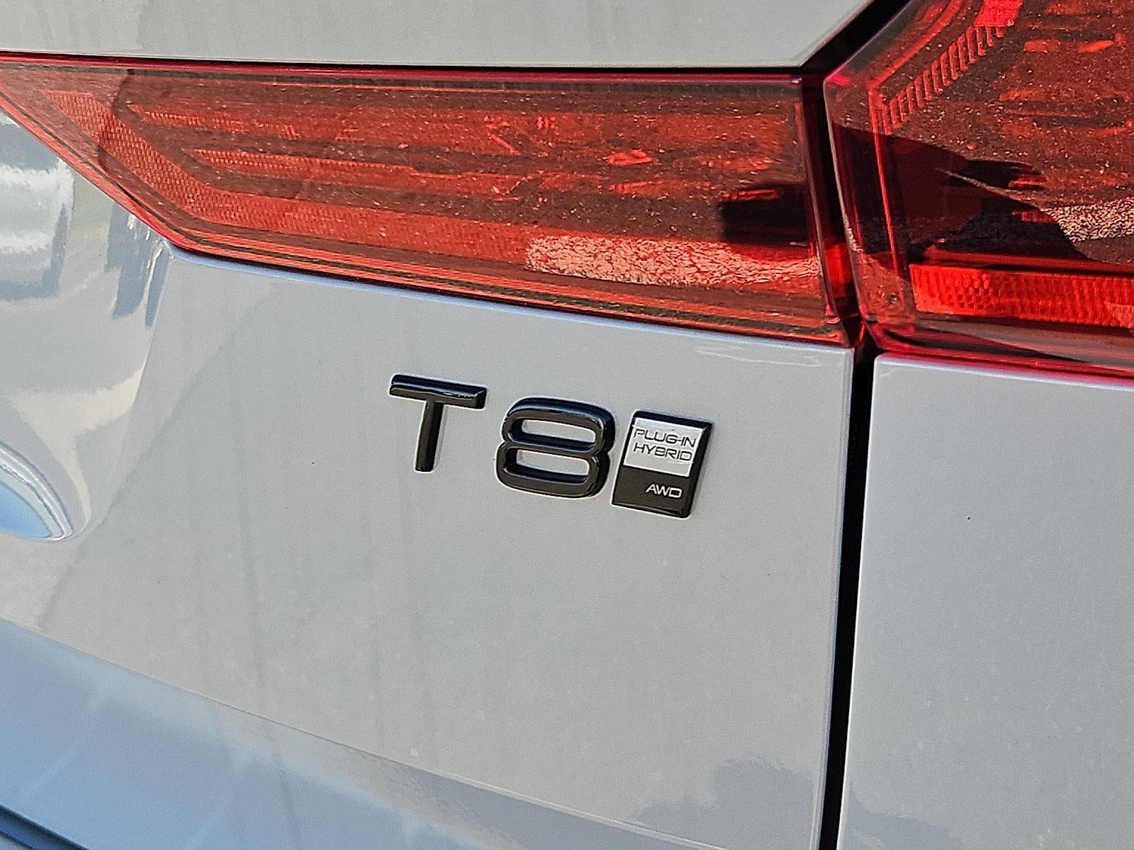 2026 Volvo XC60 Plug-In Hybrid T8 AWD Ultra Black Edition