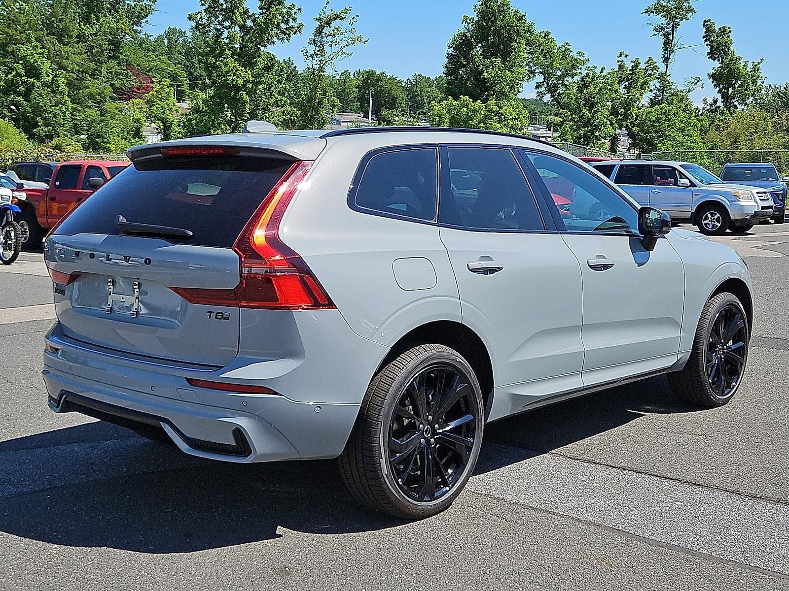 2026 Volvo XC60 Plug-In Hybrid T8 AWD Ultra Black Edition