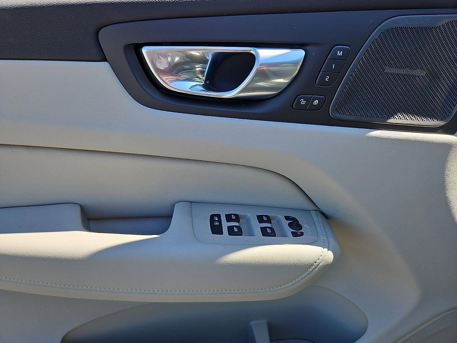 2026 Volvo XC60 Plug-In Hybrid T8 AWD Ultra