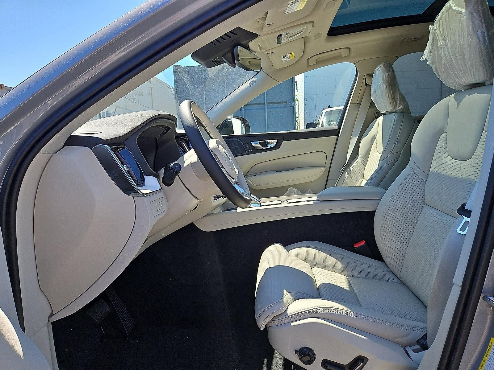 2026 Volvo XC60 Plug-In Hybrid T8 AWD Ultra