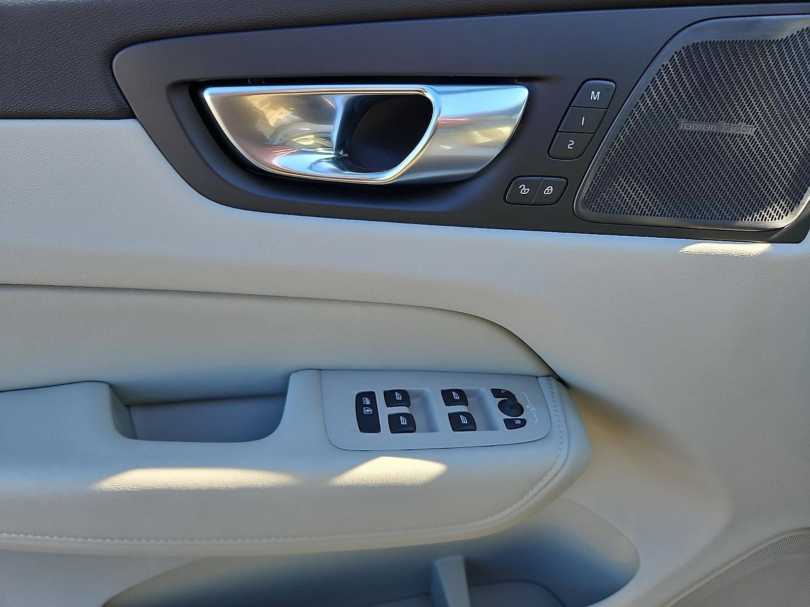 2026 Volvo XC60 Plug-In Hybrid T8 AWD Ultra