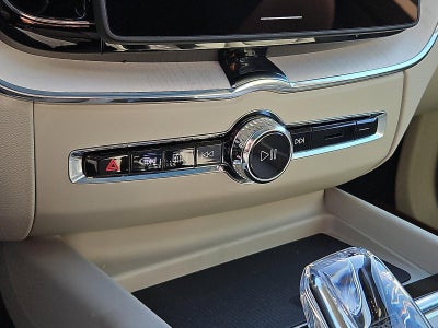 2026 Volvo XC60 Plug-In Hybrid T8 AWD Ultra