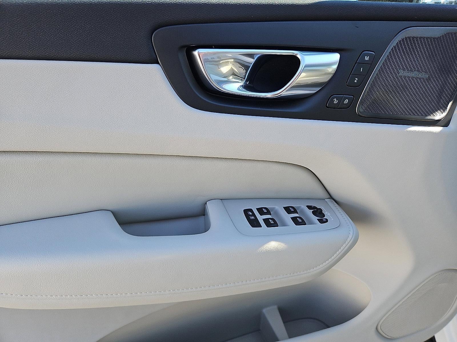 2026 Volvo XC60 Plug-In Hybrid T8 AWD Ultra