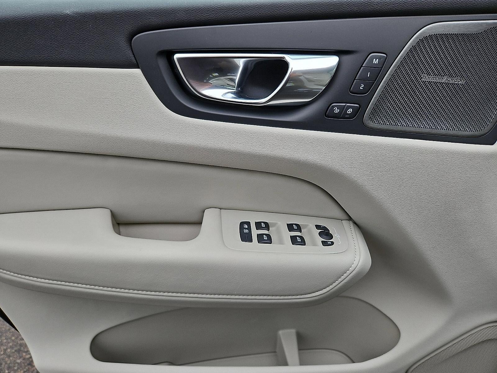 2026 Volvo XC60 Plug-In Hybrid T8 AWD Ultra