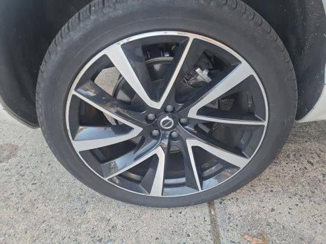 2024 Volvo XC90 B5 AWD Plus Bright Theme 7P