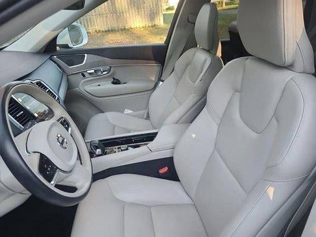 2024 Volvo XC90 B5 AWD Plus Bright Theme 7P