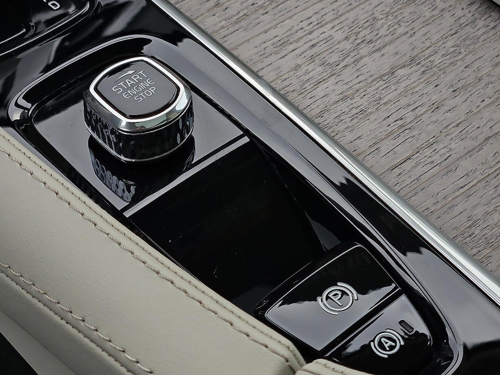 2024 Volvo XC90 B5 AWD Plus Bright Theme 7P