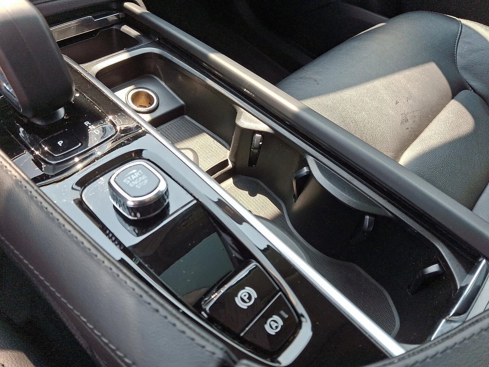 2024 Volvo XC90 B5 AWD Core Bright Theme 7P