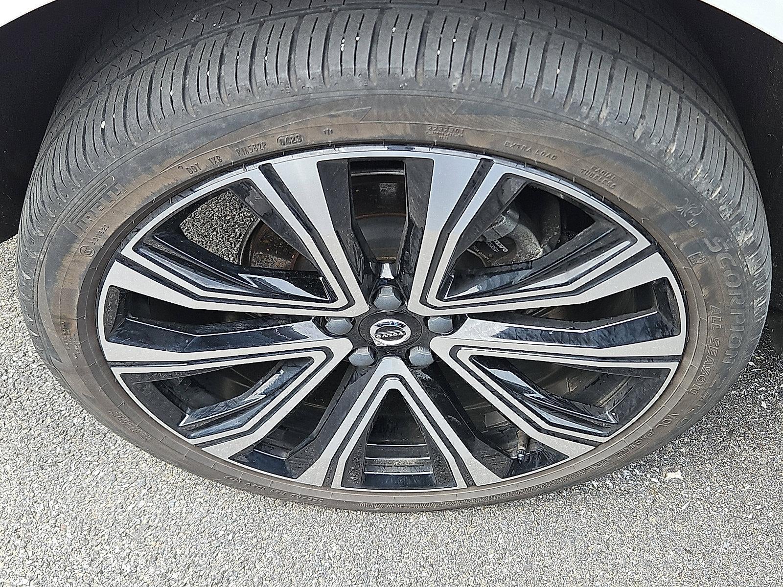 2023 Volvo XC60 B5 AWD Ultimate Bright Theme