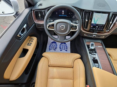 2023 Volvo XC60 B5 AWD Ultimate Bright Theme