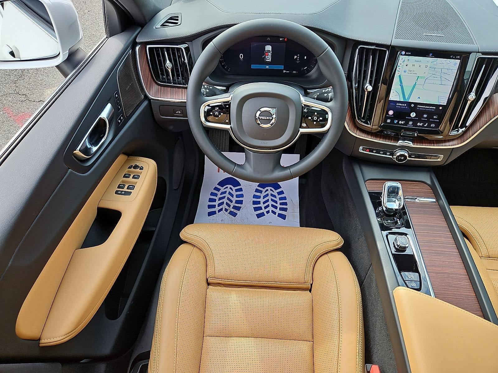 2023 Volvo XC60 B5 AWD Ultimate Bright Theme