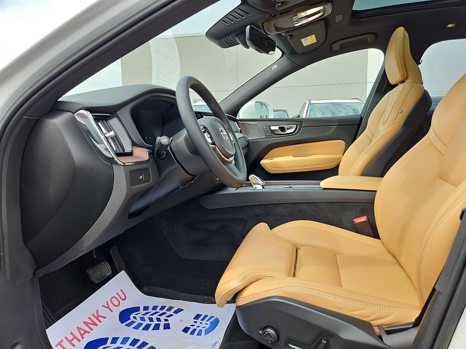 2023 Volvo XC60 B5 AWD Ultimate Bright Theme
