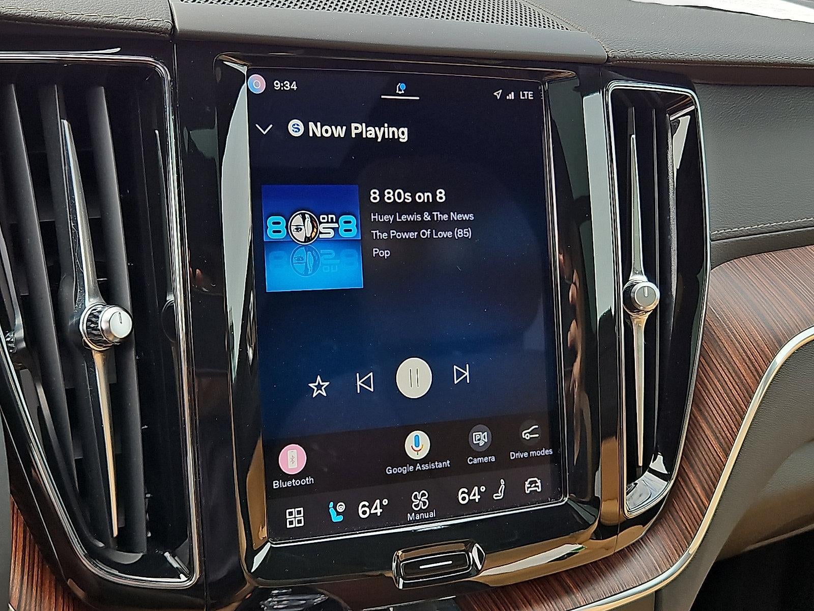 2023 Volvo XC60 B5 AWD Ultimate Bright Theme