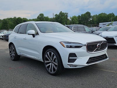 2023 Volvo XC60 B5 AWD Ultimate Bright Theme