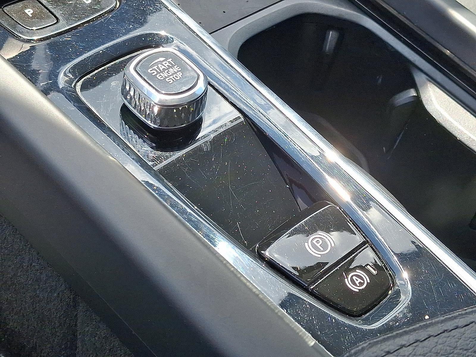 2022 Volvo XC60 B5 AWD Momentum