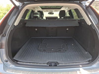 2022 Volvo XC60 B5 AWD Momentum