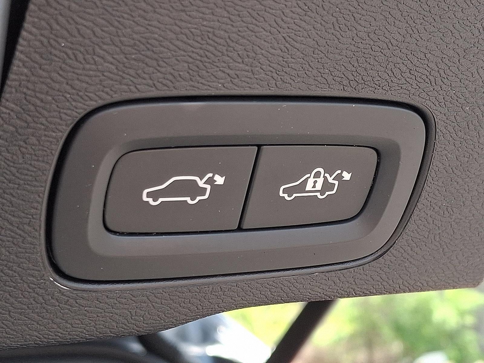 2022 Volvo XC60 B5 AWD Momentum