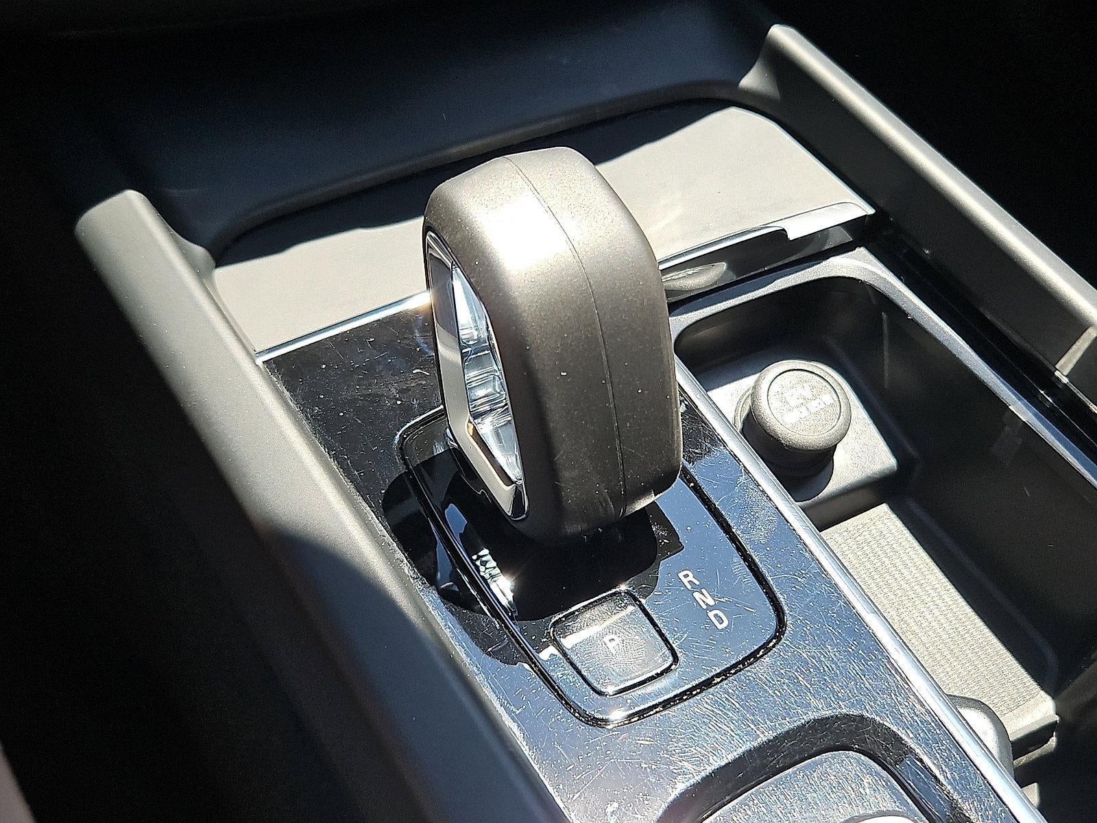 2024 Volvo XC60 B5 AWD Core Dark Theme