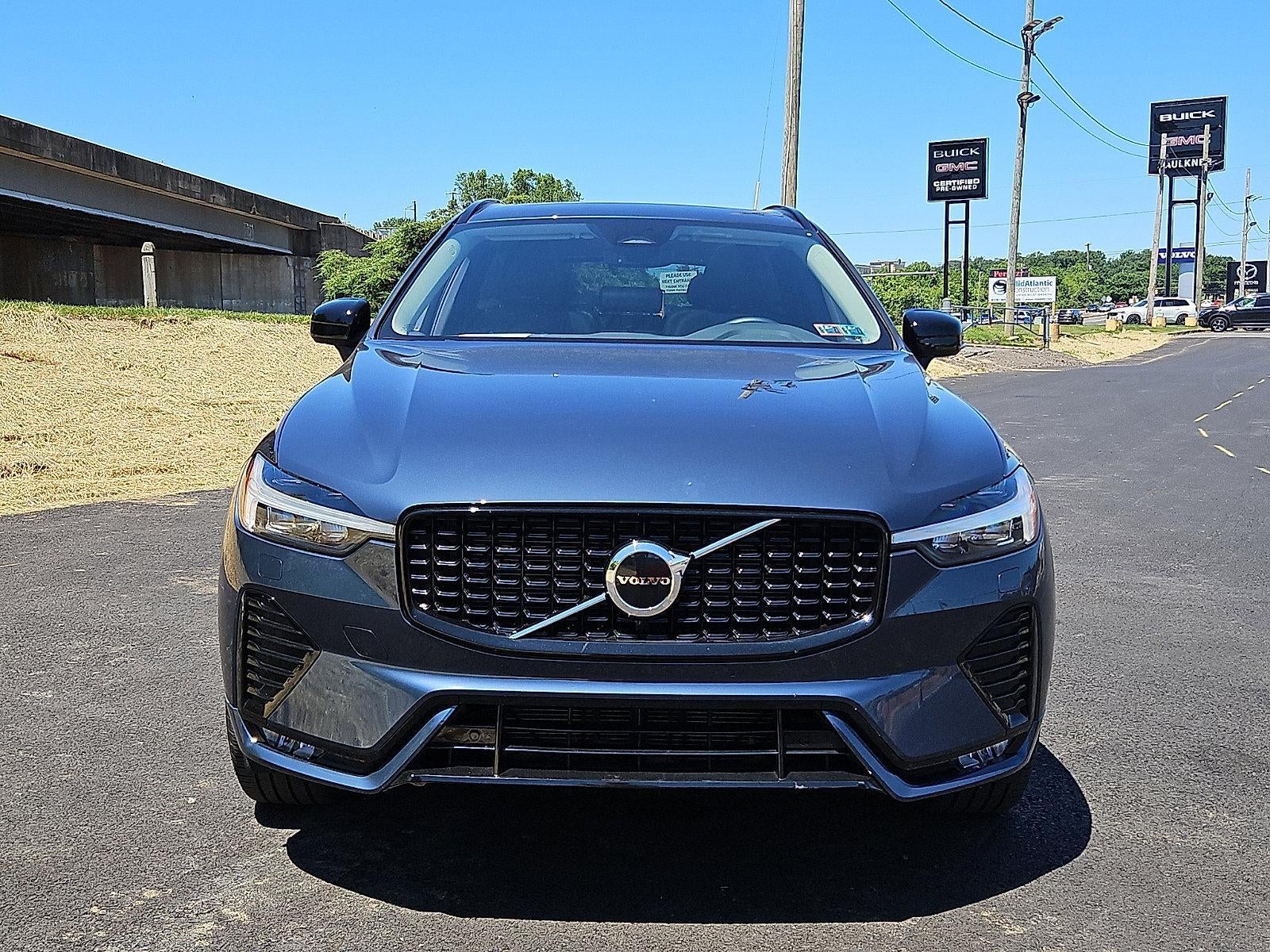 2024 Volvo XC60 B5 AWD Core Dark Theme