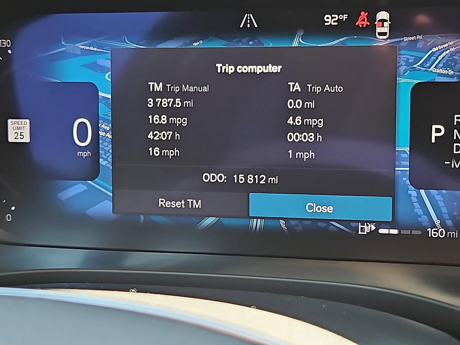 2024 Volvo XC60 B5 AWD Core Dark Theme