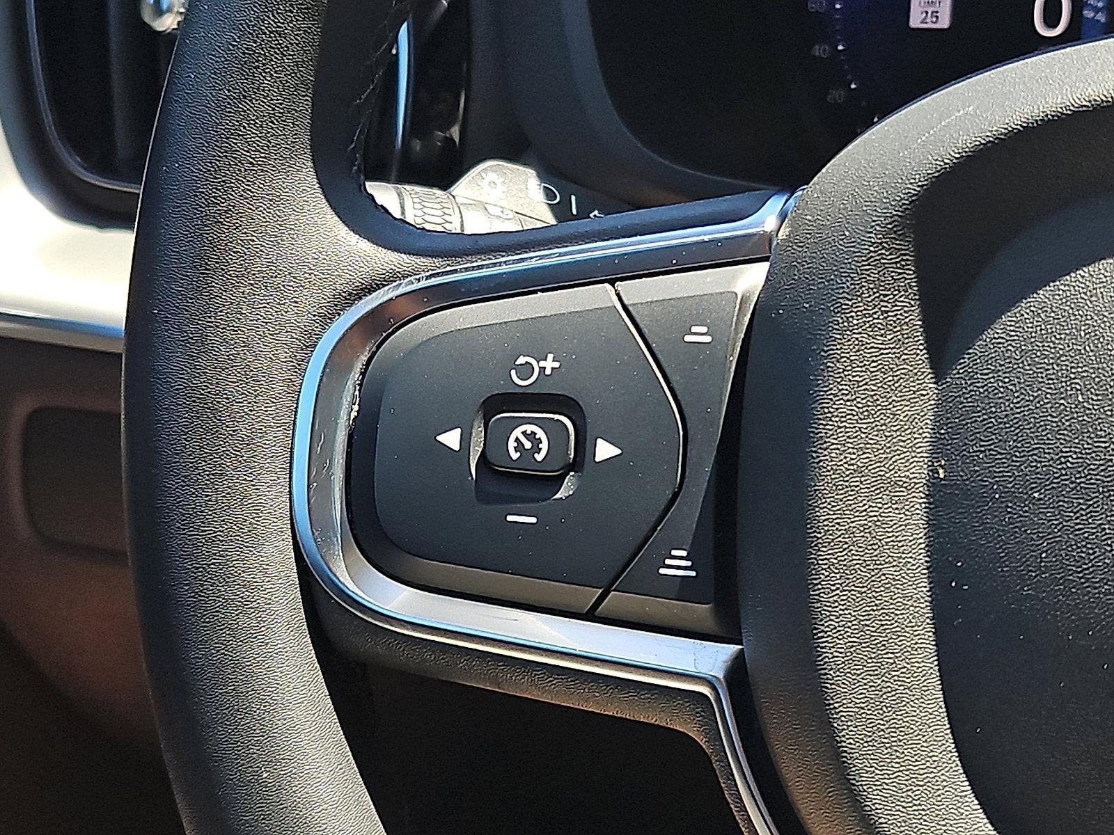 2024 Volvo XC60 B5 AWD Core Dark Theme