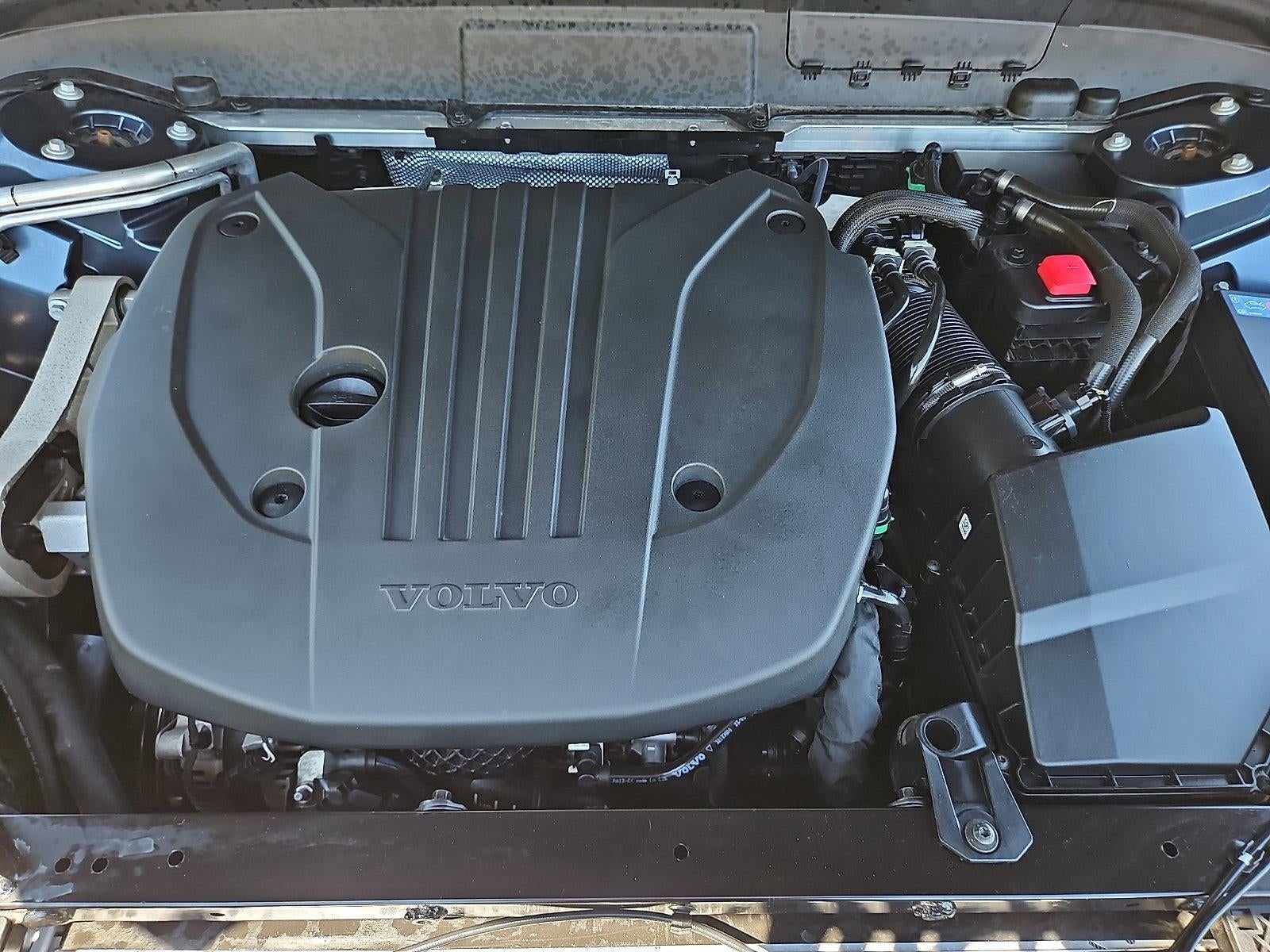 2024 Volvo XC60 B5 AWD Core Dark Theme