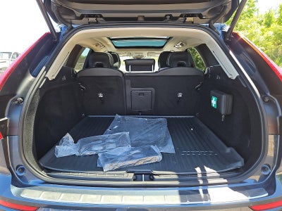 2024 Volvo XC60 B5 AWD Core Dark Theme
