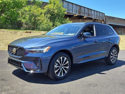 2024 Volvo XC60 B5 AWD Core Dark Theme